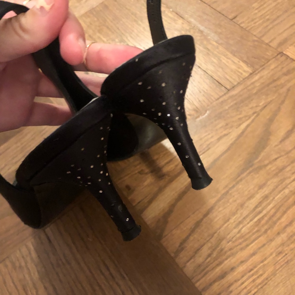 Authentic Stuart Weitzman Heels In Size 5 - image 3